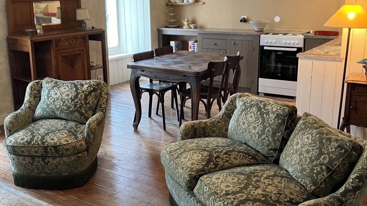 Le Soulie Apartment | Self-contained apartment in a chateau in the countryside.