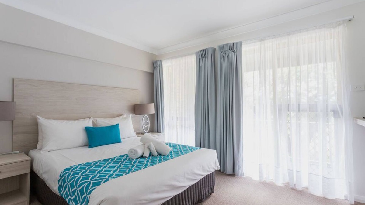 West Busselton Apartment | Self-Contained Beachside Apartments with outdoor pool, BBQ, Games & Play Areas