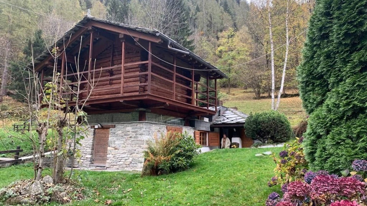 Gaby Ski Chalet | Self-contained chalet with garden and all amenities. Preference x seasonal rental