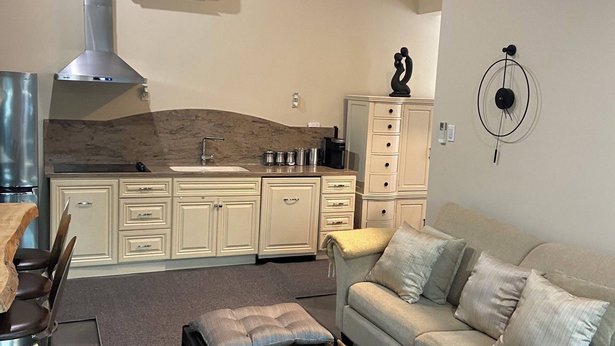 St. Mary's Apartment | Self-contained guest house in a picturesque town between London and Stratord ON