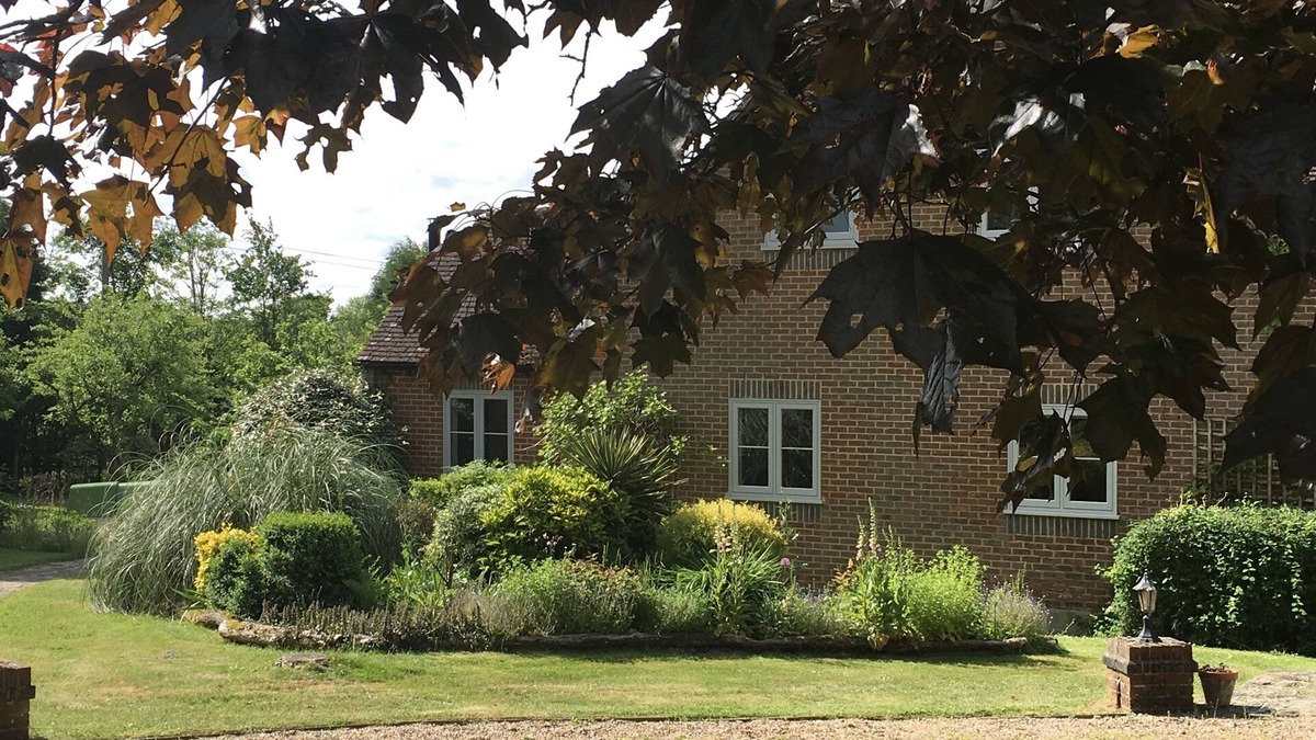 Warnham Apartment | Self Contained Stay, set within 7 acres of gated grounds, for 2 or 3 guests