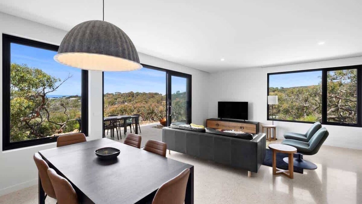 Fairhaven House | Self Contained Studio I Ocean Views
