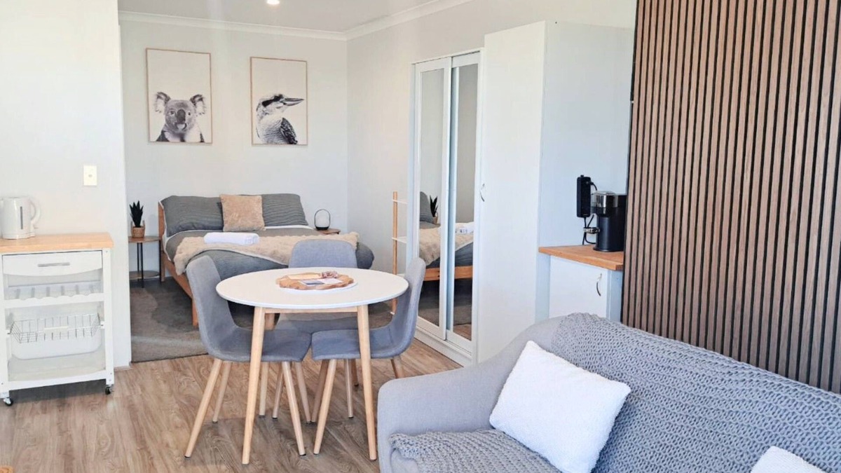 Vasse House | Self-Contained Studio in Kealy, Vasse – Private, Modern & Central- Vasse Apartment