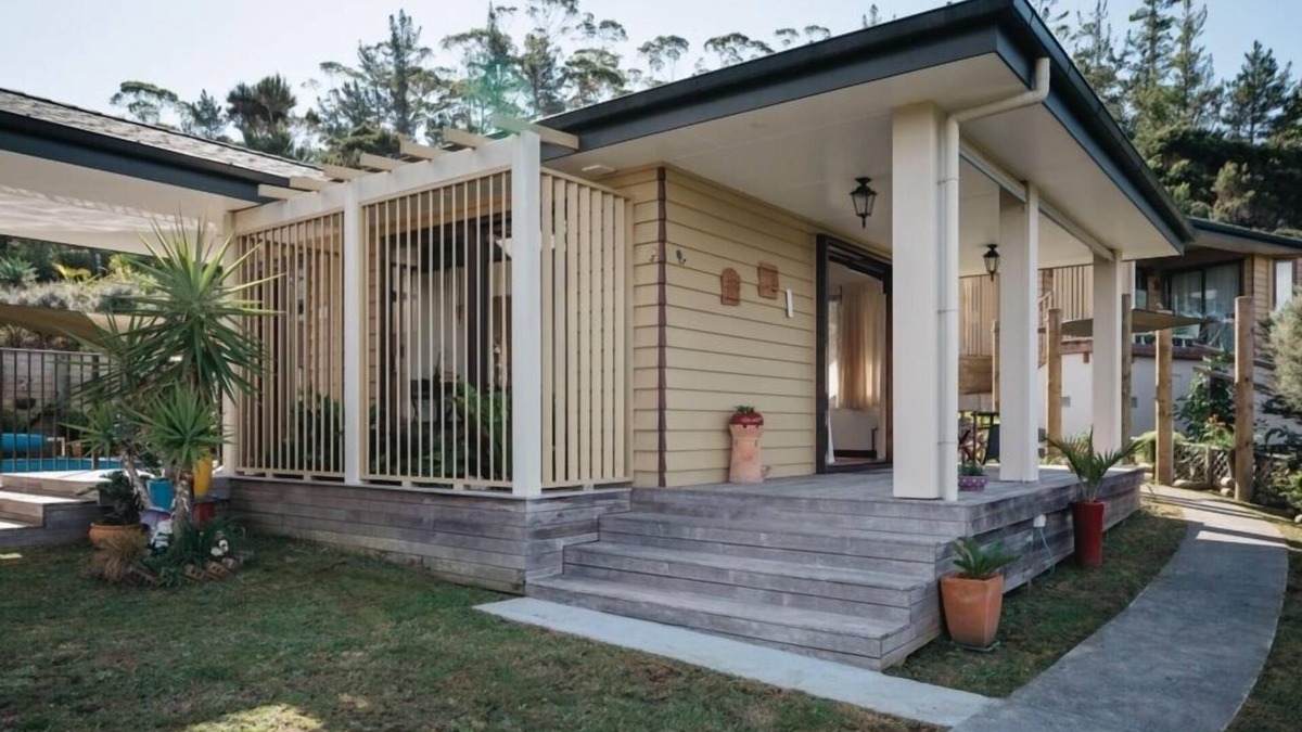Te Wahapu House | Self-contained studio overlooking Orongo Bay