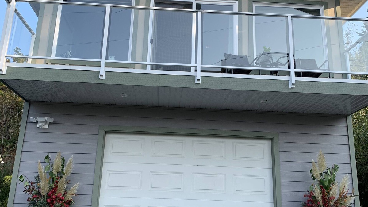 Chemainus Apartment | Self contained suite, all you will need for your stay in Oceanside Chemainus.nn