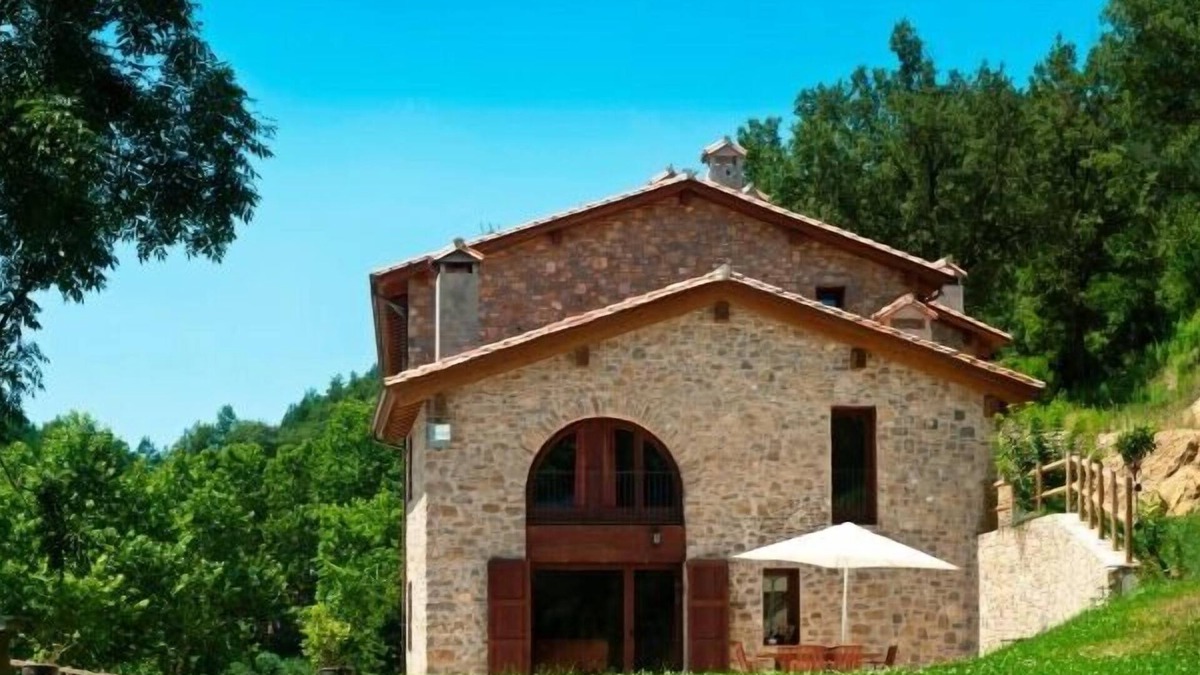 Sant Joan de Les Abadesses Cottage | Self catering Mas Serrat de la Teia for 6 people