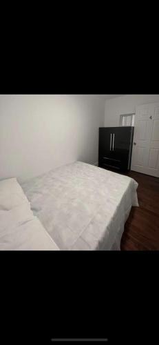 Verdun Bed & Breakfast | Self-service small breakfast private Room 1