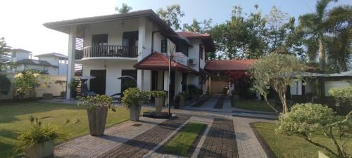 Seeduwa - Katunayake Bed & Breakfast | Sella Villa