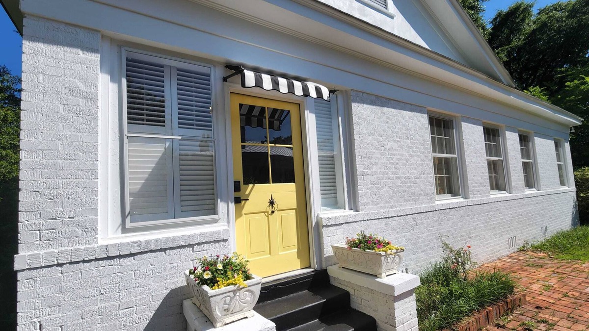 Selma House | Selma Cottage Right In Middle of Historic District
