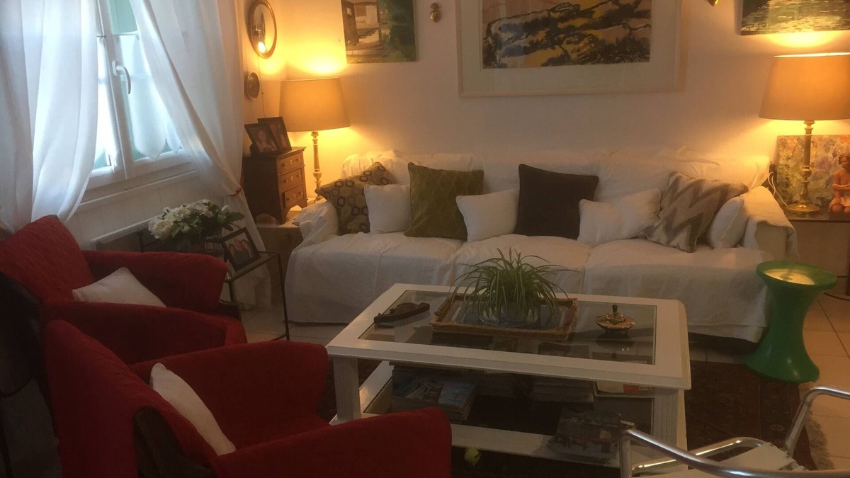 Le Bois-Plage-en-Re Apartment | Semi-detached house on one side with a charming 75m2 apartment in the village