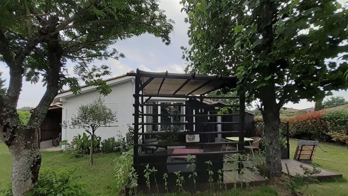 Andernos-les-Bains House | Semi-detached house in Andernos, with terraces & Wi-Fi