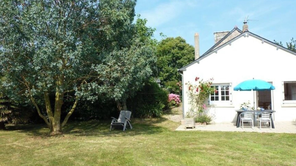 Plevenon House | Semi-detached house on one level, 5 minutes from beaches, near Cap Fréhel and GR 34