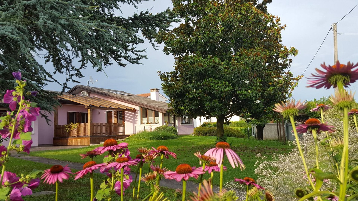 Nogare House | Semi-detached house with garden in a quiet area of ​Padua