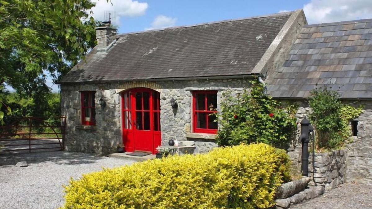 Terryglass House | Semi-Detached, Terryglass