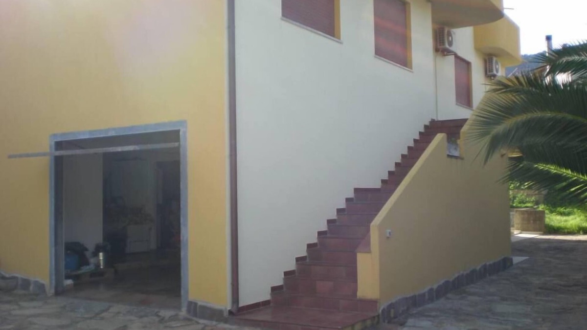 Teulada House | semi-detached villa with garden, center, quiet area, panoramic, air-conditioned