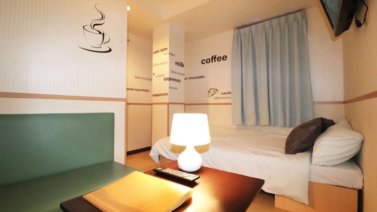 Kabukicho Hotel | semi double room /Shinjuku-ku Tokyo