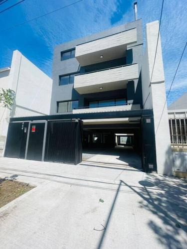 San Isidro Apartment | Semi Piso centrico con cochera