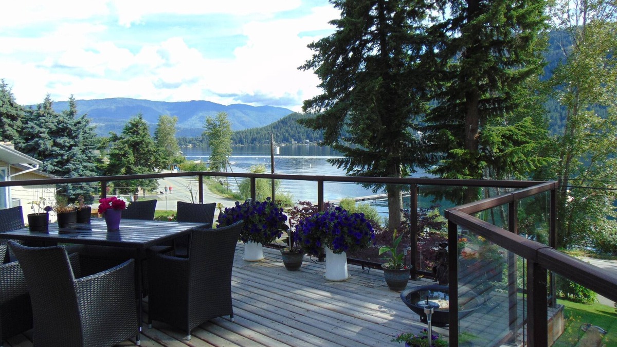 Blind Bay House | Semi Waterfront 4 Bedroom Home