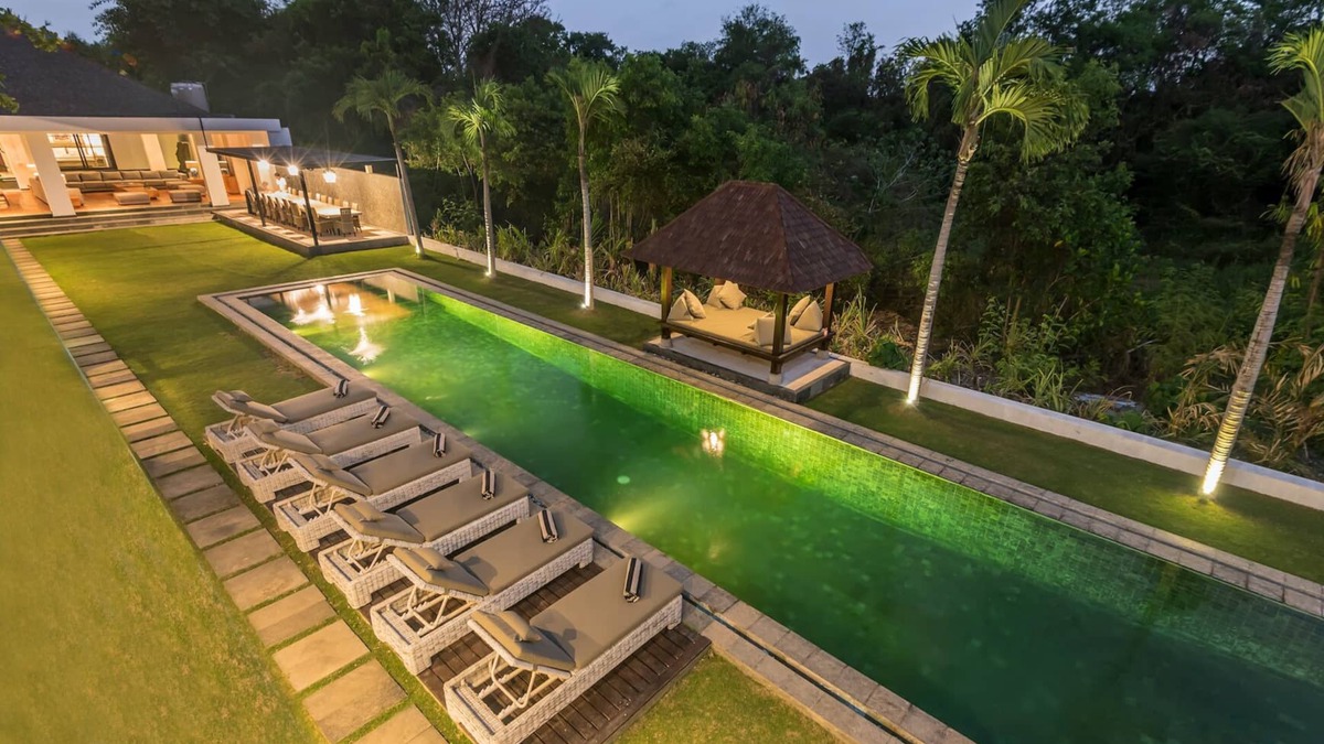 Dyanapura Villa | Seminyak, Large Groups, 11 Bdr/14 beds,Near Beach