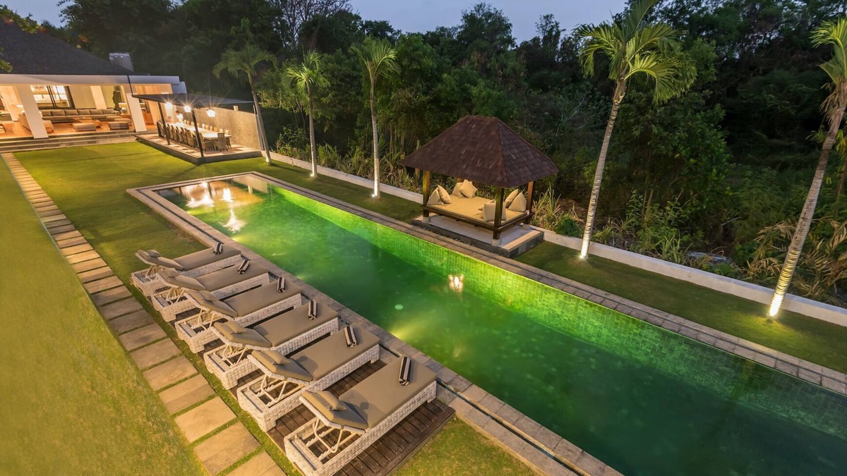 Dyanapura Villa | Seminyak, Large Groups, 11 Bdr/14 beds,Near Beach