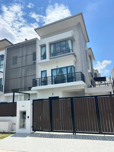 Senai House | Senai Hill 24 Homestay