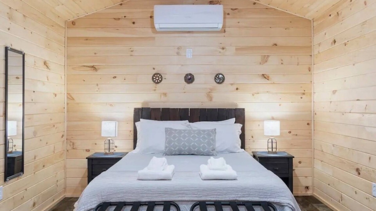Geneva Cabin | Seneca Hideaway/Sunken Vessel/Hot Tub