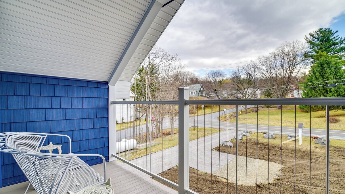 Valois Apartment | Seneca Lake Wine Trail Studio w/Balcony & Views!