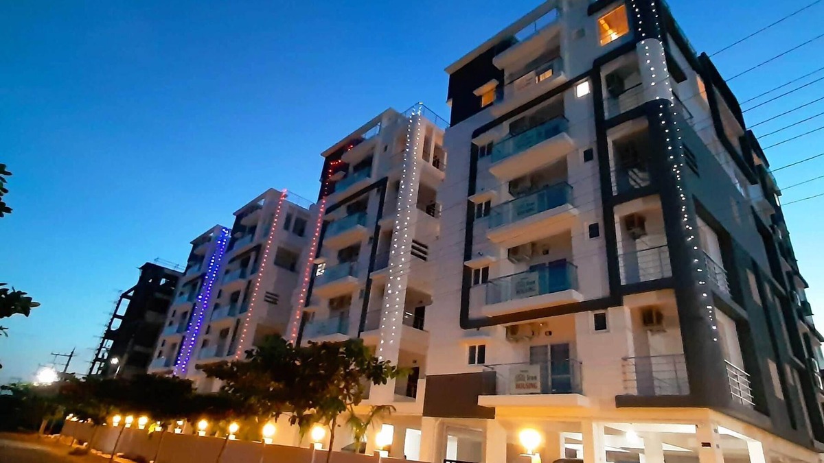 Suluru Apartment | Senri By Yuhi