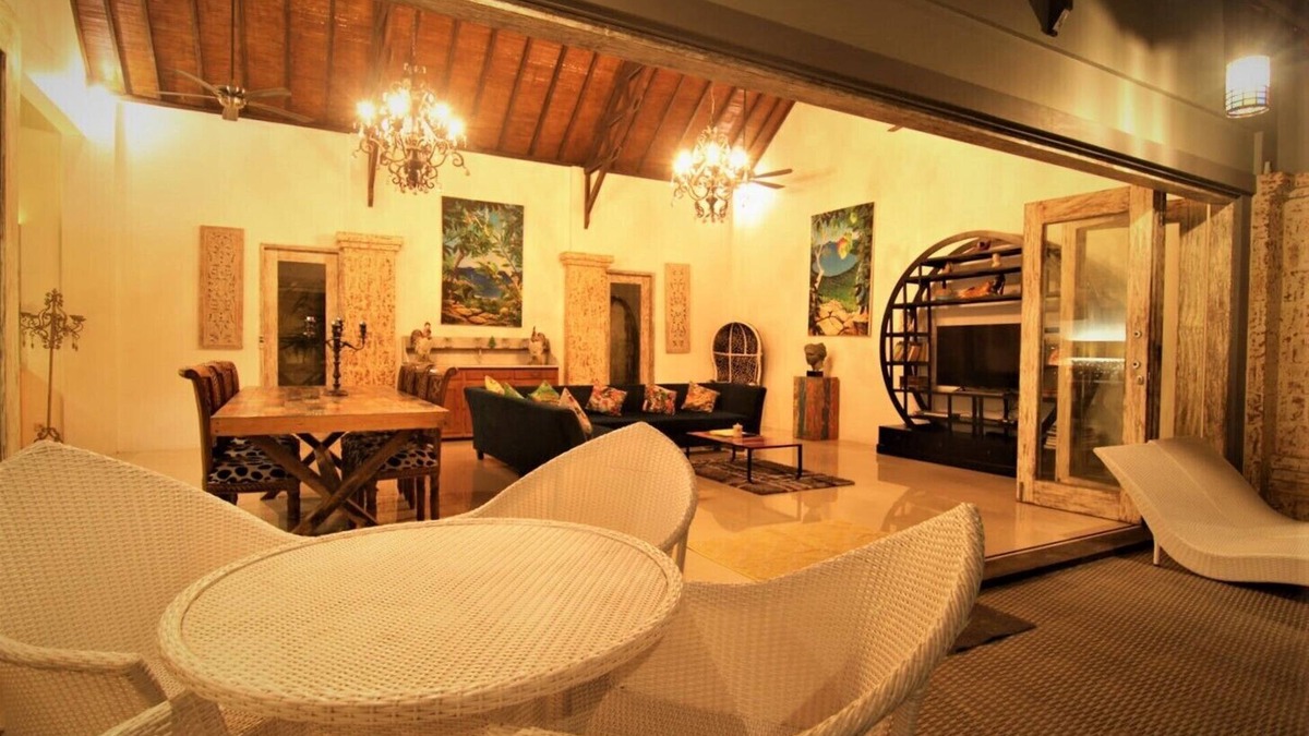 Renon Villa | SENSATIONAL VILLA 2 BEACHSIDE