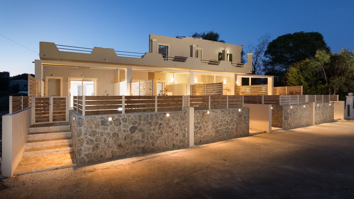 Dassia Apartment | Senses Suite Dio: Luxury, renovated Apartment in Corfu