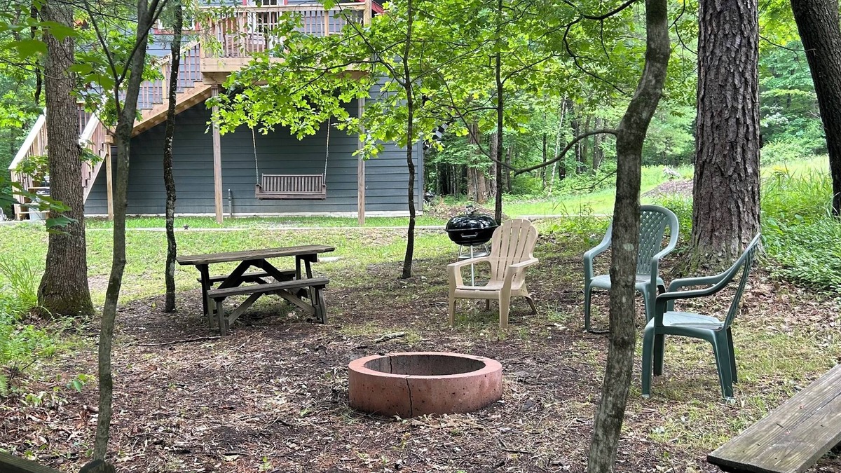 Shippenville Apartment | Sentner House River/Rustic Retreat - Clarion River Dock on 650 Wooded acres
