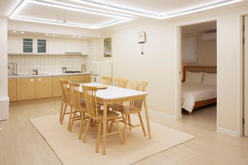 Seochon Apartment | Seochon Lighthouse