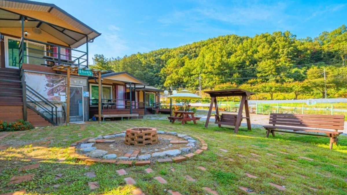 Seongju House | Seongju Morning In the Forest Pension