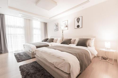 Hoehyeon-dong Apartment | Seoul Station Sky Lounge House