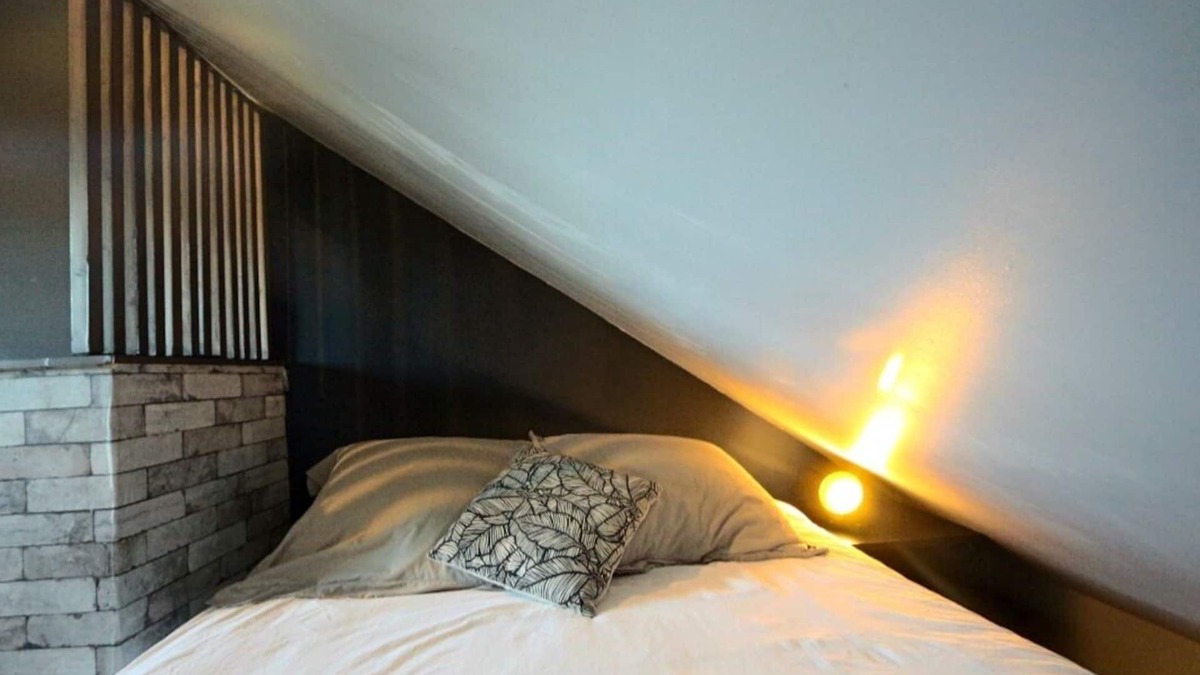 Breux-Jouy Bed & Breakfast | Separate bedroom with kitchenette