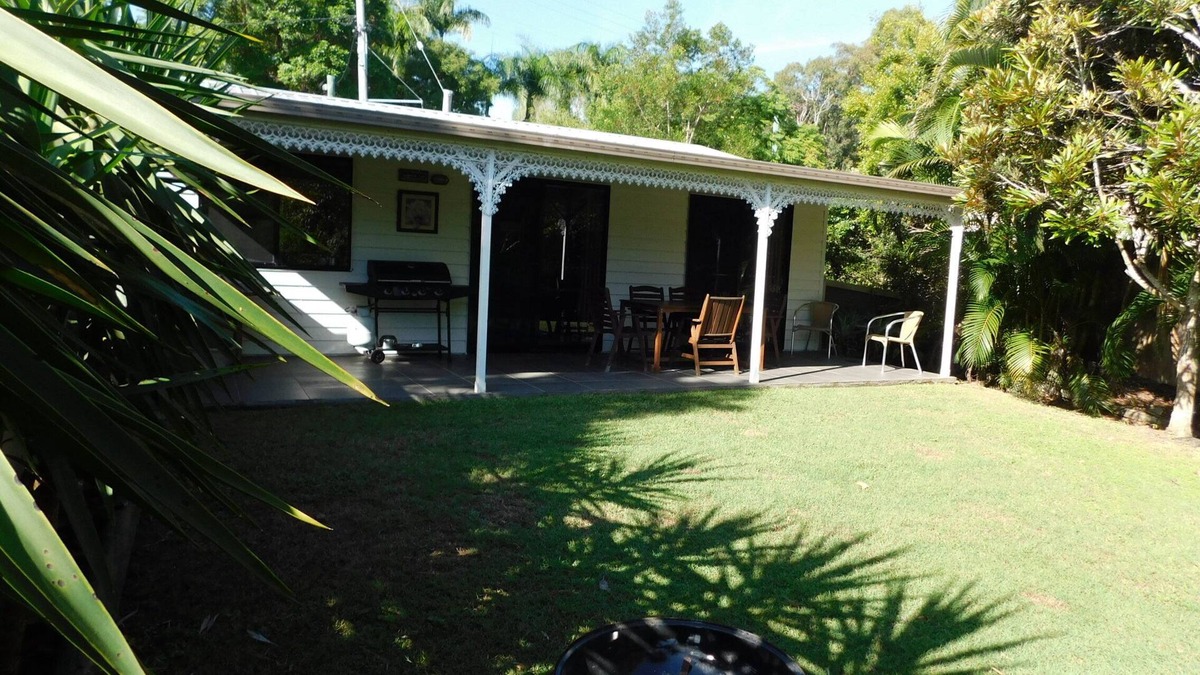 Bli Bli Cottage | Separate Cottage & Cabin pet friendly yards, covered patios, carports .