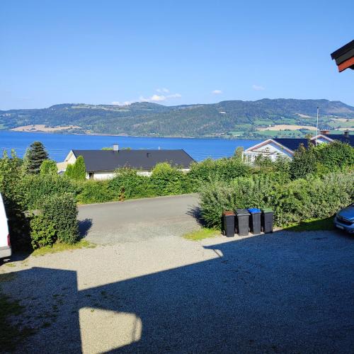 Biri House | Separate rooms in a large house,on the E6 road