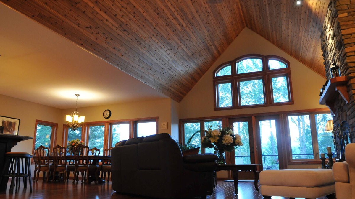 East Kootenay House | Sept Getaway $525! Mountain Views 3800 sqft of luxury! Relax in peace w/Hot tub