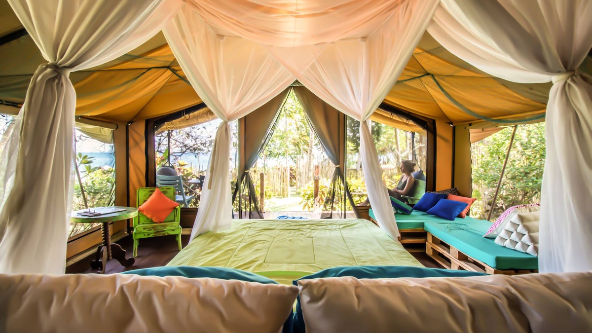 Melaya House | September VRBO Special $45! - Unforgettable Beachfront Glamping Experience!