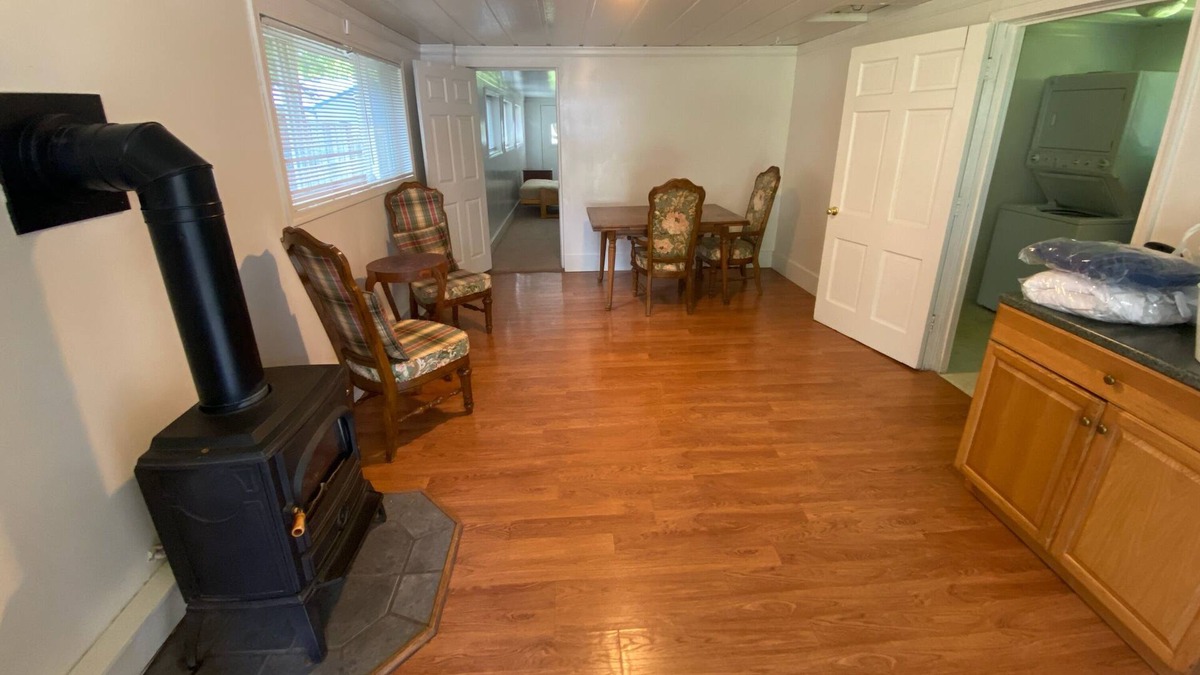 Sequim Cottage | Sequim Dungeness River/Game Farm. Yellow Cottage