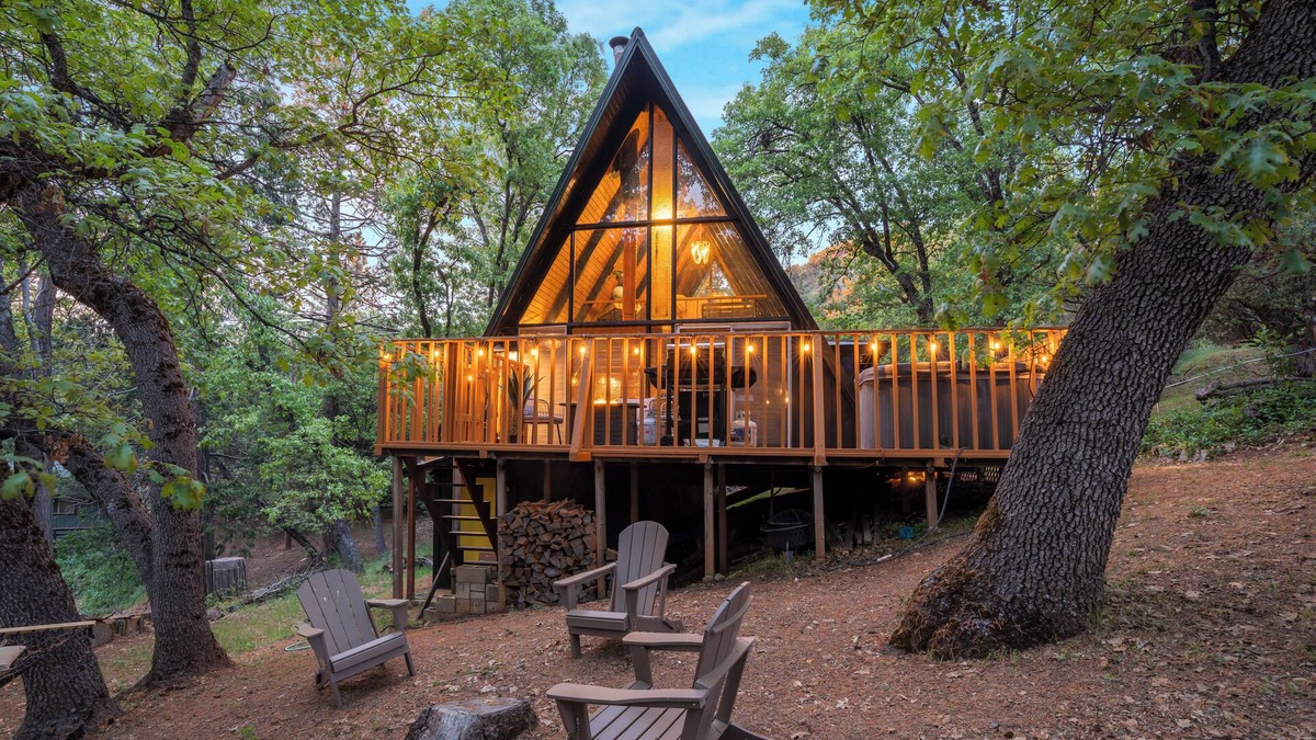 Camp Nelson Cabin | Sequoia A-frame Nirvana: Modern + Views + Hot Tub + Cozy Fireplace+Pet Friendly