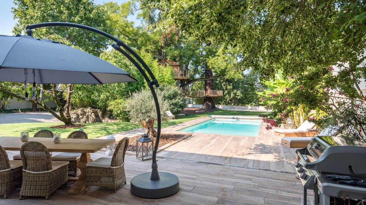 Beauregard Villa | Séquoia - Newly refurbished mansion by the river with pool and garden