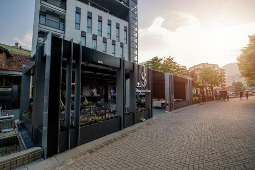 Pejë Hotel | Seraphine Plaza