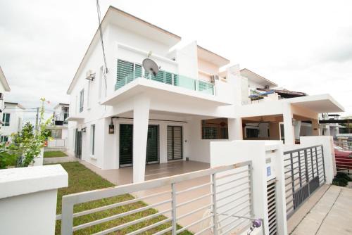 Bandar Sri Sendayan House | Seremban Spacious Sweet Home 15-19paxs