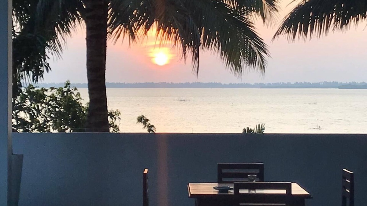Negombo Bed & Breakfast | Seren property with lagoonview, closer to the airport 15min city center & beach.