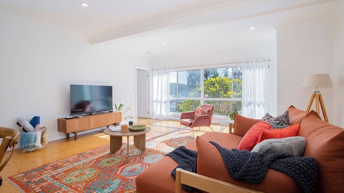 Woy Woy Bay Cottage | Serena Cottage Sunlit Escape by Woy Woy Bay Wharf