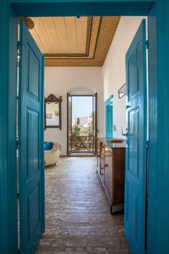 Symi House | Serena Traditional Suite
