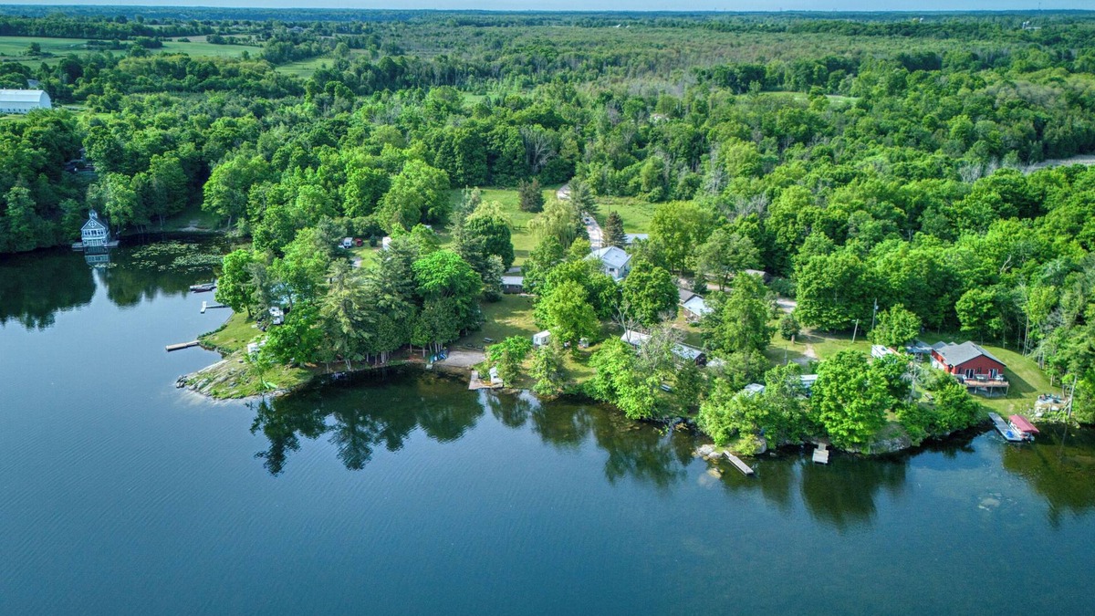 Frontenac Cabin | Serene 2-Bed + Futon Lakeside Cottage: Sleeps 5-6, Full Amenities!