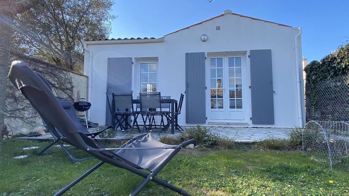 La Bree-les-Bains House | Serene 3-Room House, 4 Guests, Close to Beach, Free Wi-Fi, Patio, Quiet Area, Parking