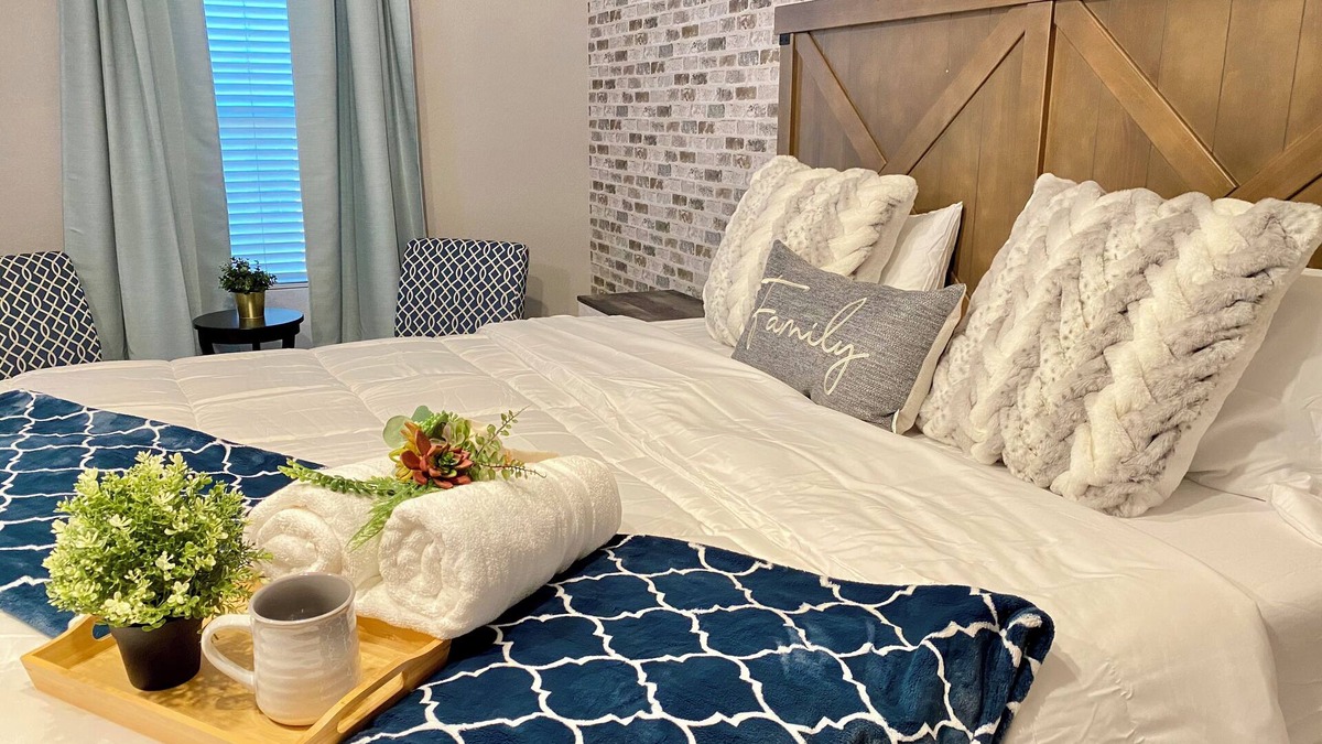 Eastvale House | Serene 4-bedroom house in Gladiola Fully furnished best for Long stay